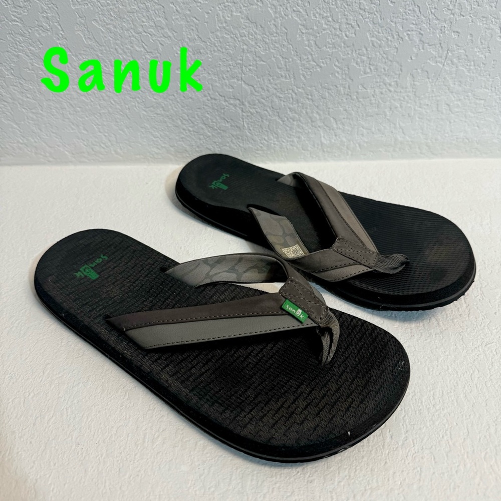 Sanuk Men’s Gray T strap cushioned Sandal Sz 10 - Picture 1 of 5
